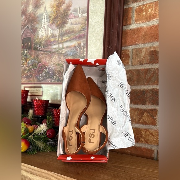 F5J Chic Brown Faux Suede Slingback Heels NWT 95.00 - Picture 2 of 6